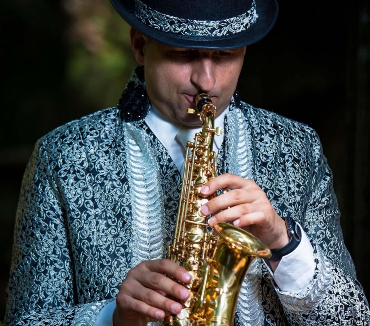 Saxofonista Elegante - Foto 1/1